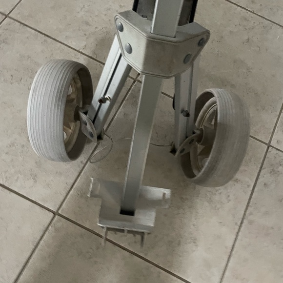 Golf push cart 2 wheeler 
Foldable - Picture 3 of 10